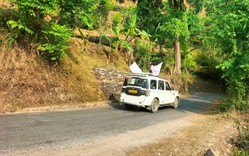 बैतडीमा एमालेको प्रचारमा भारतीय नम्बरको गाडी प्रयोग 
